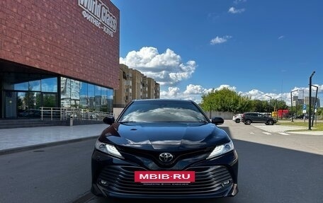 Toyota Camry, 2018 год, 2 700 000 рублей, 10 фотография