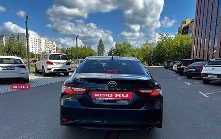 Toyota Camry, 2018 год, 2 700 000 рублей, 4 фотография