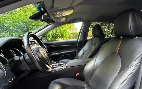 Toyota Camry, 2018 год, 2 700 000 рублей, 15 фотография