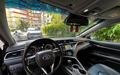 Toyota Camry, 2018 год, 2 700 000 рублей, 16 фотография