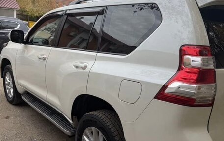 Toyota Land Cruiser Prado 150 рестайлинг 2, 2014 год, 3 699 000 рублей, 3 фотография