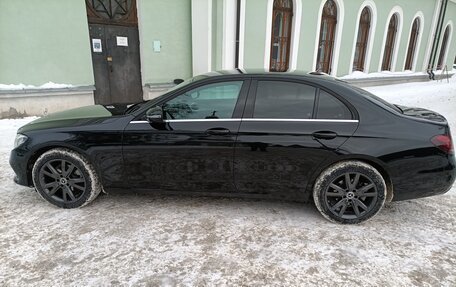 Mercedes-Benz E-Класс, 2020 год, 2 500 000 рублей, 4 фотография