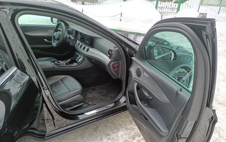 Mercedes-Benz E-Класс, 2020 год, 2 500 000 рублей, 12 фотография