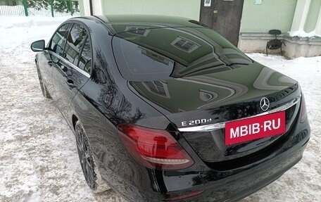 Mercedes-Benz E-Класс, 2020 год, 2 500 000 рублей, 7 фотография