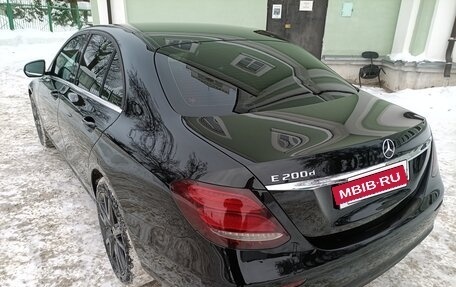 Mercedes-Benz E-Класс, 2020 год, 2 500 000 рублей, 5 фотография