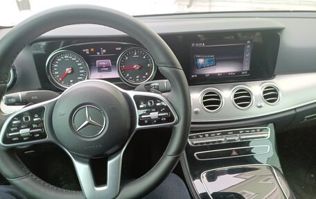Mercedes-Benz E-Класс, 2020 год, 2 500 000 рублей, 18 фотография