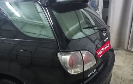 Lexus RX IV рестайлинг, 2000 год, 850 000 рублей, 28 фотография