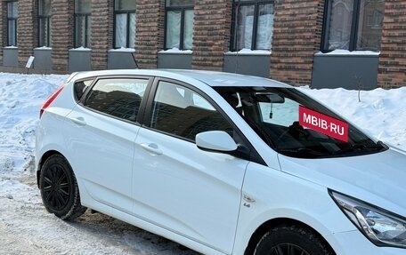 Hyundai Solaris II рестайлинг, 2015 год, 900 000 рублей, 2 фотография