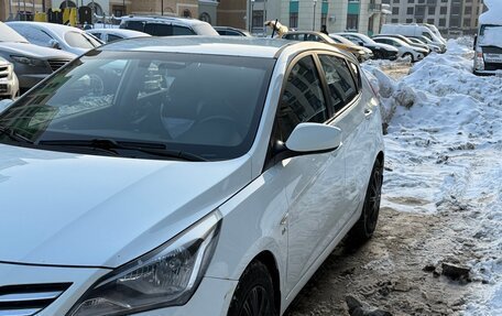 Hyundai Solaris II рестайлинг, 2015 год, 900 000 рублей, 6 фотография