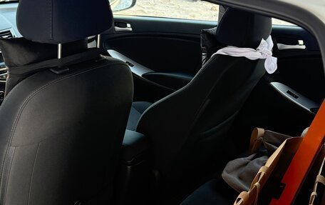 Hyundai Solaris II рестайлинг, 2015 год, 900 000 рублей, 10 фотография