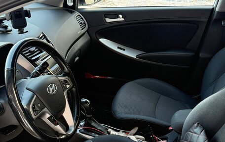 Hyundai Solaris II рестайлинг, 2015 год, 900 000 рублей, 7 фотография