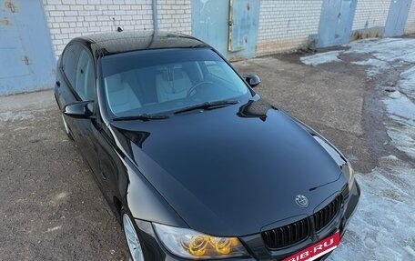 BMW 3 серия, 2007 год, 1 150 000 рублей, 31 фотография