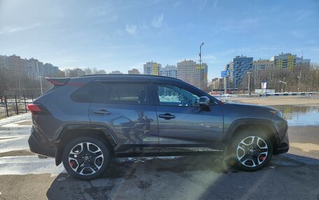Toyota RAV4, 2020 год, 3 550 000 рублей, 12 фотография