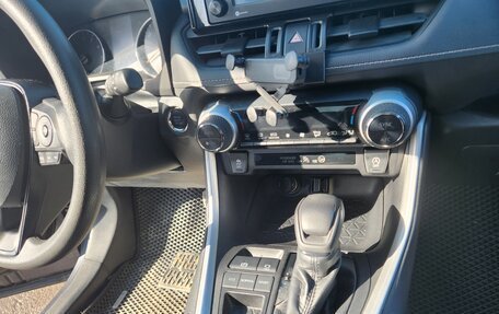 Toyota RAV4, 2020 год, 3 550 000 рублей, 27 фотография