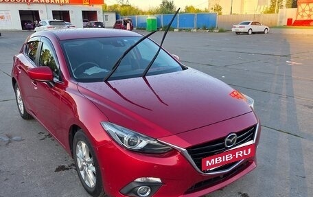 Mazda Axela, 2014 год, 1 050 000 рублей, 2 фотография