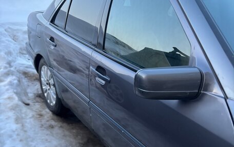 Mercedes-Benz C-Класс, 1996 год, 300 000 рублей, 4 фотография