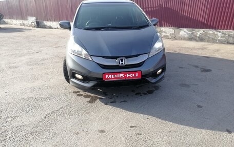 Honda Fit Shuttle I рестайлинг, 2014 год, 1 220 000 рублей, 1 фотография