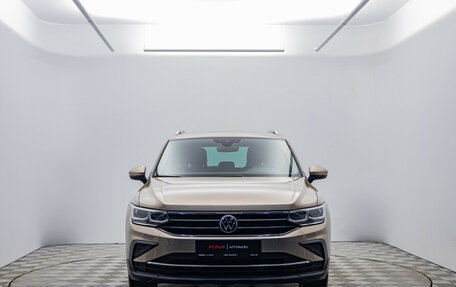 Volkswagen Tiguan II, 2021 год, 3 630 000 рублей, 2 фотография