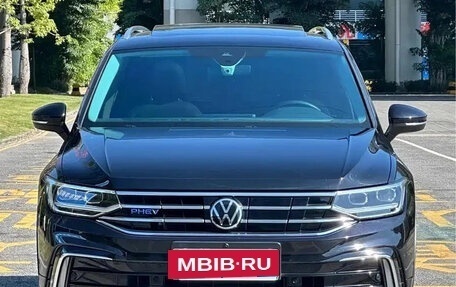 Volkswagen Tiguan II, 2022 год, 2 299 123 рублей, 2 фотография