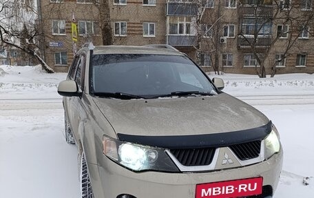 Mitsubishi Outlander III рестайлинг 3, 2008 год, 1 300 000 рублей, 1 фотография