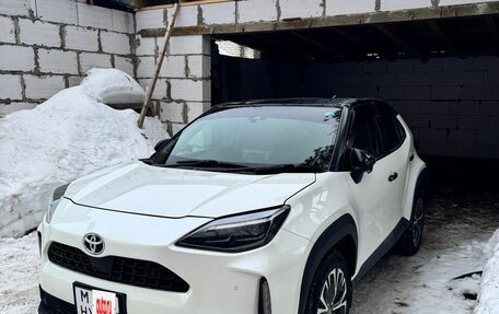 Toyota Yaris Cross, 2021 год, 1 950 000 рублей, 3 фотография