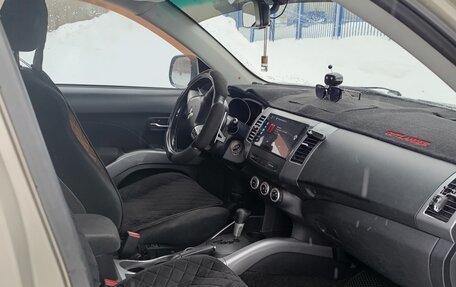 Mitsubishi Outlander III рестайлинг 3, 2008 год, 1 300 000 рублей, 5 фотография