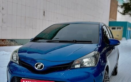 Toyota Vitz, 2014 год, 600 000 рублей, 2 фотография