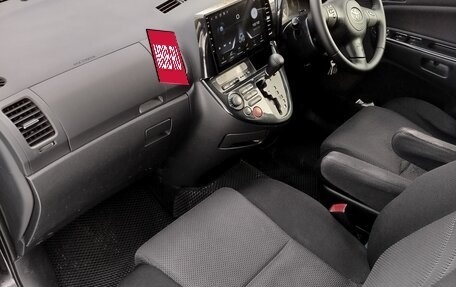 Toyota Wish II, 2003 год, 699 999 рублей, 10 фотография