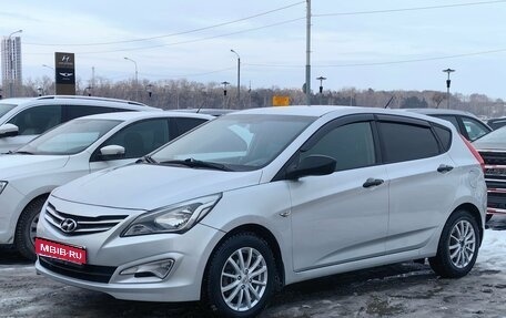 Hyundai Solaris II рестайлинг, 2015 год, 799 000 рублей, 1 фотография