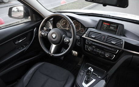 BMW 3 серия, 2018 год, 2 099 000 рублей, 11 фотография