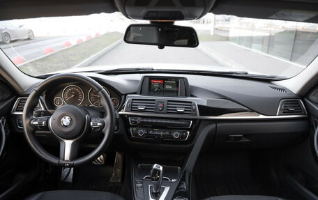 BMW 3 серия, 2018 год, 2 099 000 рублей, 12 фотография