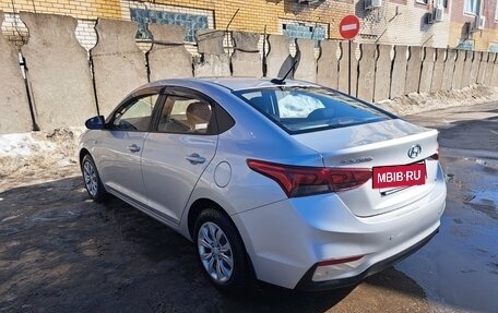 Hyundai Solaris II рестайлинг, 2018 год, 1 230 000 рублей, 3 фотография