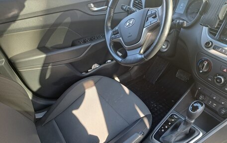 Hyundai Solaris II рестайлинг, 2018 год, 1 230 000 рублей, 10 фотография