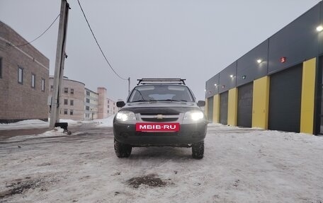 Chevrolet Niva I рестайлинг, 2010 год, 410 000 рублей, 2 фотография