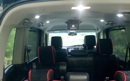 Honda Stepwgn IV, 2017 год, 1 900 000 рублей, 3 фотография