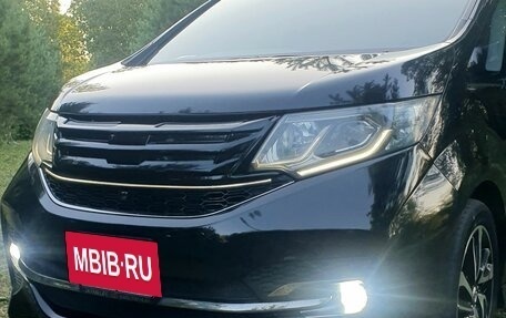 Honda Stepwgn IV, 2017 год, 1 900 000 рублей, 2 фотография