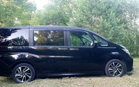 Honda Stepwgn IV, 2017 год, 1 900 000 рублей, 6 фотография