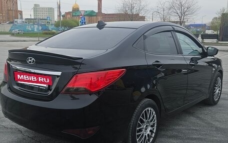 Hyundai Solaris II рестайлинг, 2015 год, 1 130 000 рублей, 5 фотография