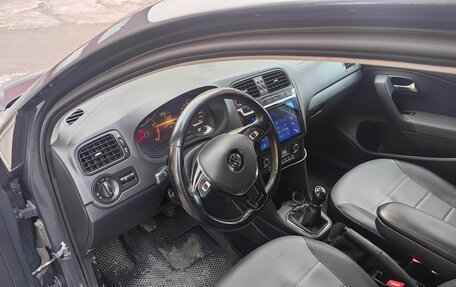 Volkswagen Polo VI (EU Market), 2015 год, 1 200 000 рублей, 11 фотография