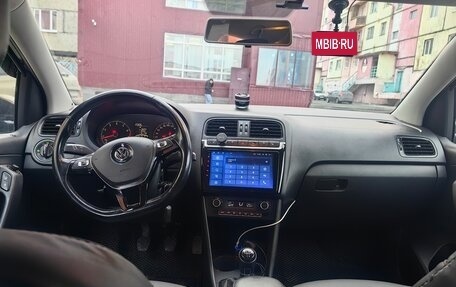 Volkswagen Polo VI (EU Market), 2015 год, 1 200 000 рублей, 15 фотография