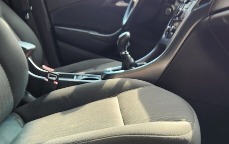 Opel Astra J, 2013 год, 650 000 рублей, 14 фотография