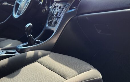 Opel Astra J, 2013 год, 650 000 рублей, 13 фотография