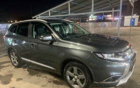 Mitsubishi Outlander III рестайлинг 3, 2017 год, 1 450 000 рублей, 2 фотография