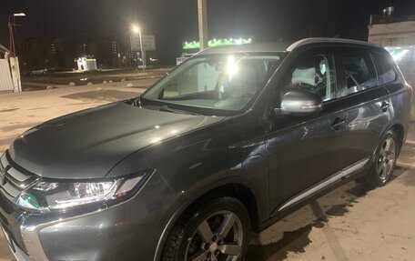 Mitsubishi Outlander III рестайлинг 3, 2017 год, 1 450 000 рублей, 5 фотография