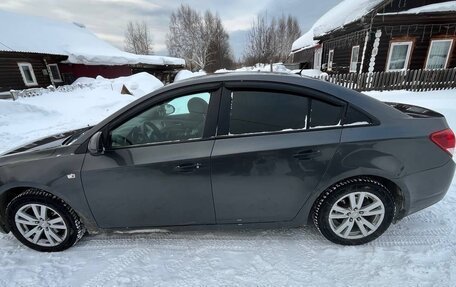 Chevrolet Cruze II, 2011 год, 550 000 рублей, 3 фотография