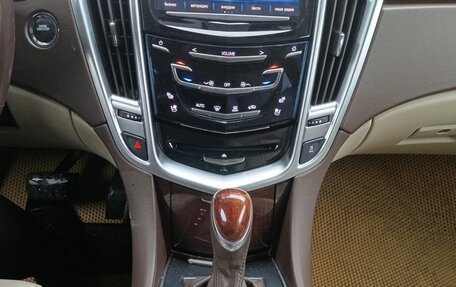 Cadillac SRX II рестайлинг, 2015 год, 1 700 000 рублей, 12 фотография