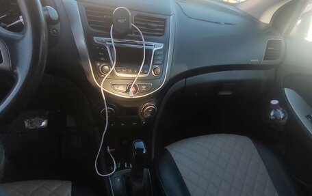 Hyundai Solaris II рестайлинг, 2016 год, 620 000 рублей, 2 фотография