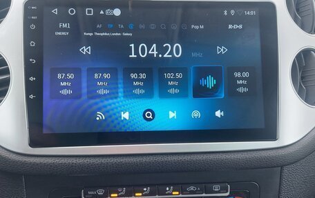 Volkswagen Tiguan I, 2010 год, 850 000 рублей, 24 фотография