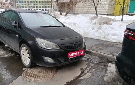 Opel Astra J, 2010 год, 600 000 рублей, 1 фотография