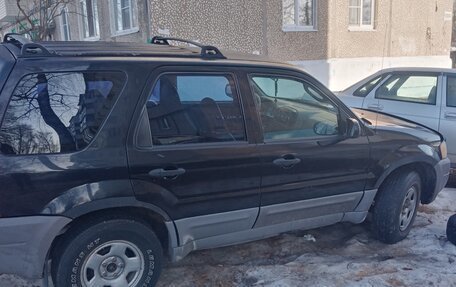 Ford Escape II, 2001 год, 250 000 рублей, 2 фотография